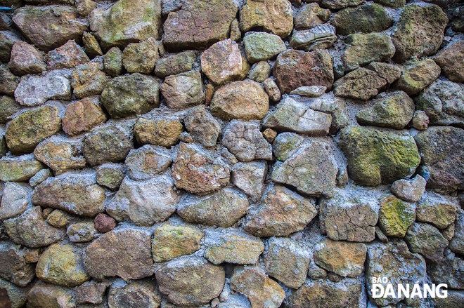 The walls of the relic site are being restored, still preserving the ancient features of the site