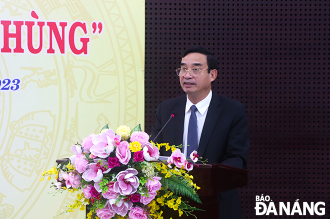 Chủ tịch UBND thành phố Lê Trung Chinh phát biểu tại buổi lễ. Ảnh: X.D