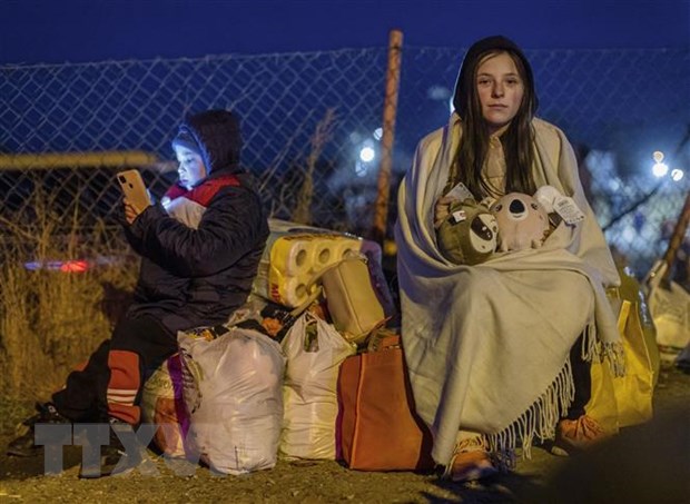 Trẻ em Ukraine ở Lviv sơ tán tới khu vực biên giới giáp miền Đông Ba Lan tránh xung đột. (Nguồn: AFP/TTXVN)