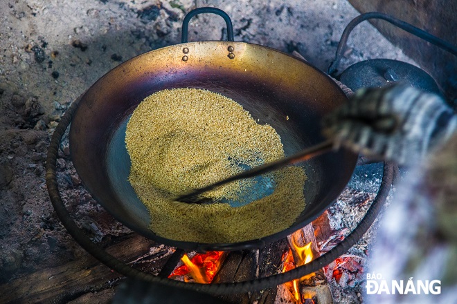 The sesame roasting stage is the most important step.