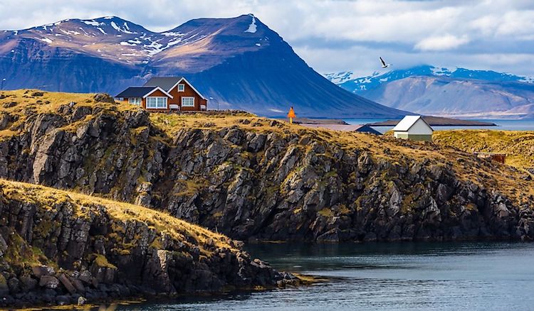 Iceland là quốc gia hòa bình nhất thế giới. Ảnh: World Atlats