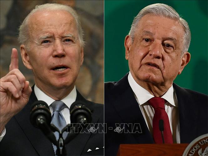 Tổng thống Mỹ Joe Biden (trái) và Tổng thống Mexico Andres Manuel Lopez Obrador (phải). Ảnh: AFP/TTXVN