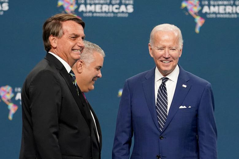Tổng thống Mỹ Joe Biden trong cuộc gặp với ông Jair Bolsonaro (ngoài cùng bên trái) tại California (Mỹ) năm 2022. Ảnh: Reuters