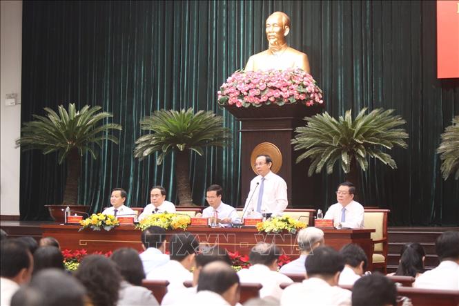 Đồng chí Nguyễn Văn Nên, Uỷ viên Bộ Chính trị, Bí thư Thành ủy Thành phố Hồ Chí Minh phát biểu tại hội nghị. Ảnh: TTXVN