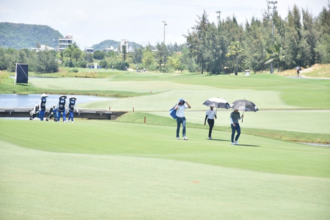Với nhiều sân golf đẹp, được thiết kế hiện đại, Đà Nẵng là điểm đến lý tưởng dành cho các golfer chuyên và không chuyên.