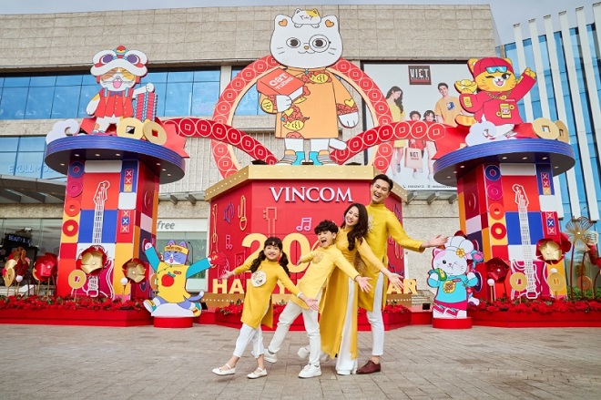 Bộ “Ngũ Cat Lâm Mall” với 5 chú mèo khổng lồ mang ngộ nghĩnh, đáng yêu mang may mắn, tài lộc “đổ bộ” Vincom Mega Mall Smart City.