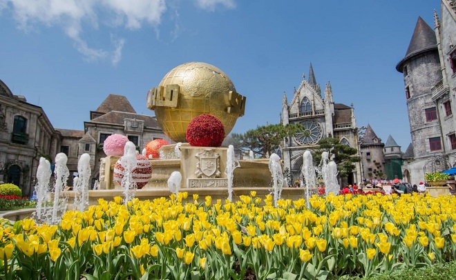 Sun World Ba Na Hills Tết về trở thành xứ sở vạn sắc hoa.