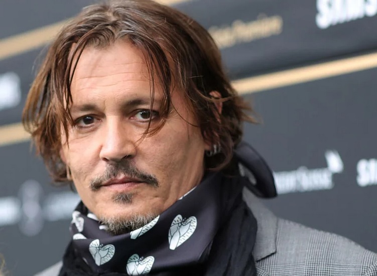 Nam diễn viên Johnny Depp.