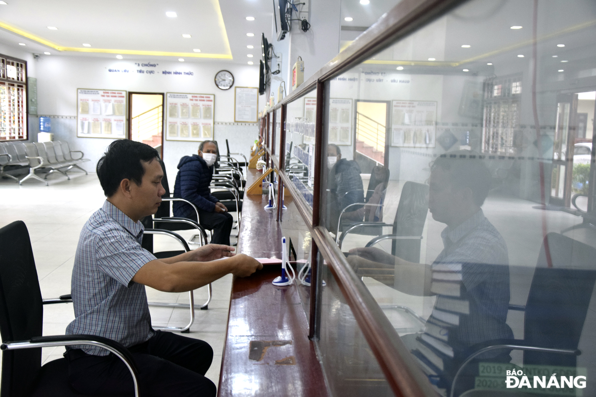 A view of the one-stop shop in the offices of the Hai Chau District People's Committee