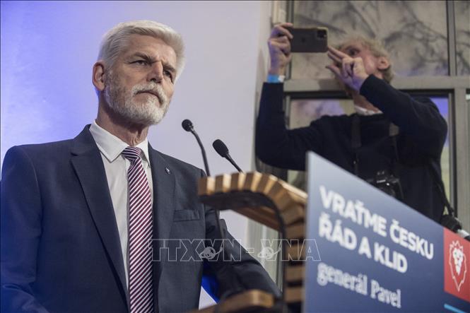 Ứng cử viên Tổng thống Séc Petr Pavel phát biểu sau cuộc bỏ phiếu vòng 1 tại Praha ngày 14/1/2023. Ảnh: AFP/TTXVN
