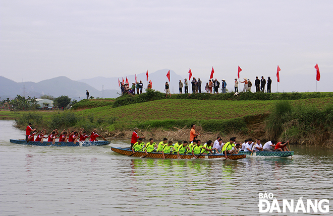 A traditional boat race on the Tuy Loan River.Photo: X.D