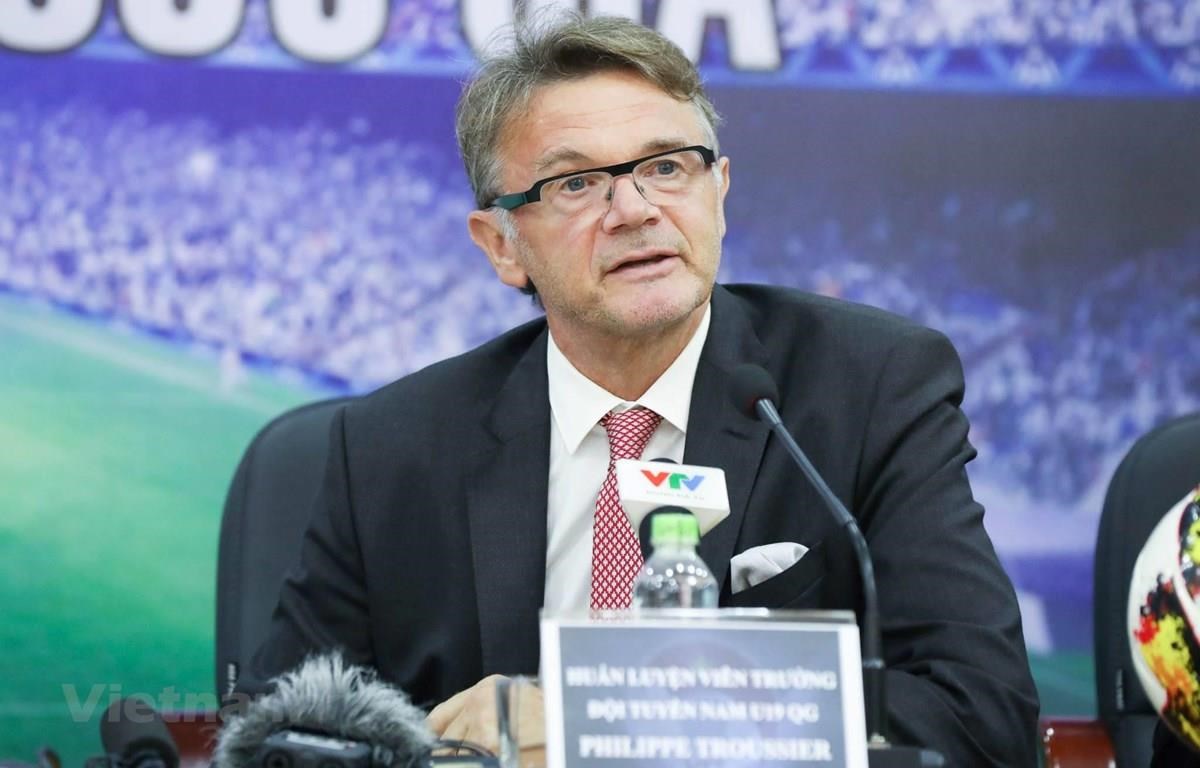 Ông Philippe Troussier trở thành huấn luyện viên trưởng tuyển Bóng đá Việt Nam