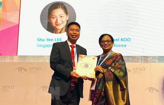 Bác sỹ Việt Nam nhận giải thưởng về phòng chống mù lòa châu Á-Thái Bình Dương