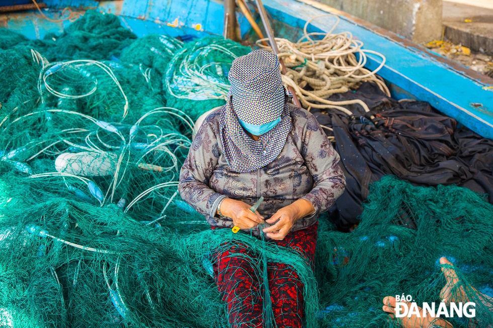 According to fishermen here, it is very important to recheck the fishing nets because when the nets are uncertain and the fish is lost, which will bring bad omens for the whole year.