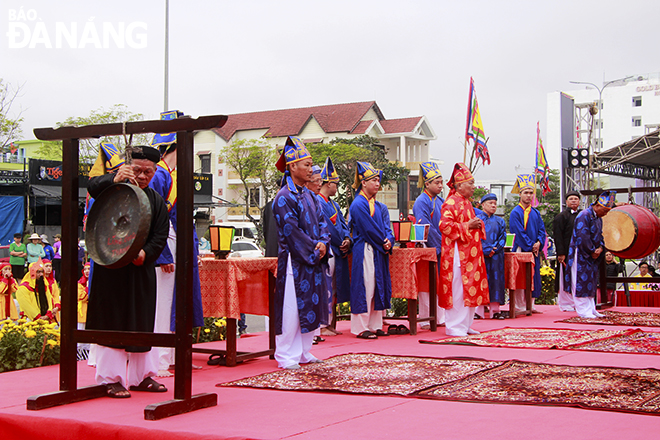 Lễ hội cầu ngư truyền thống quận Thanh Khê là hoạt động văn hóa tiêu biểu, đặc sắc, gắn với đời sống tinh thần của cộng đồng cư dân miền biển. Ảnh: X.D