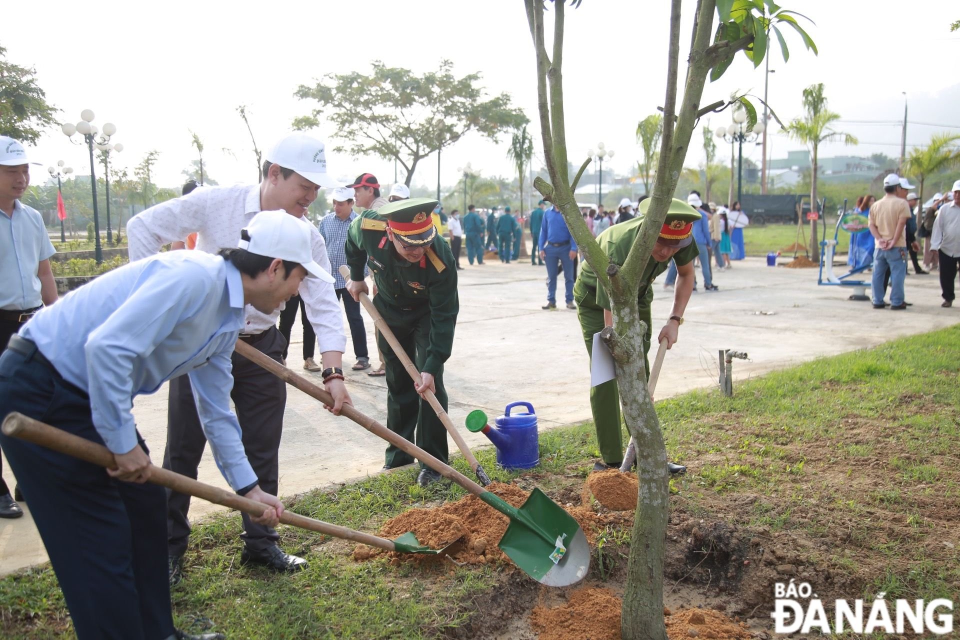 Lãnh đạo quận Liên Chiểu phát động ra quân Tết trồng cây 