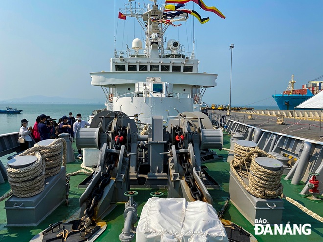 A close-up view of the Settsu patrol ship at the Tien Sa Port