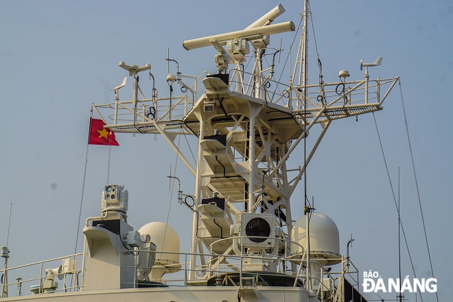 The Settsu patrol ship's modern radar system