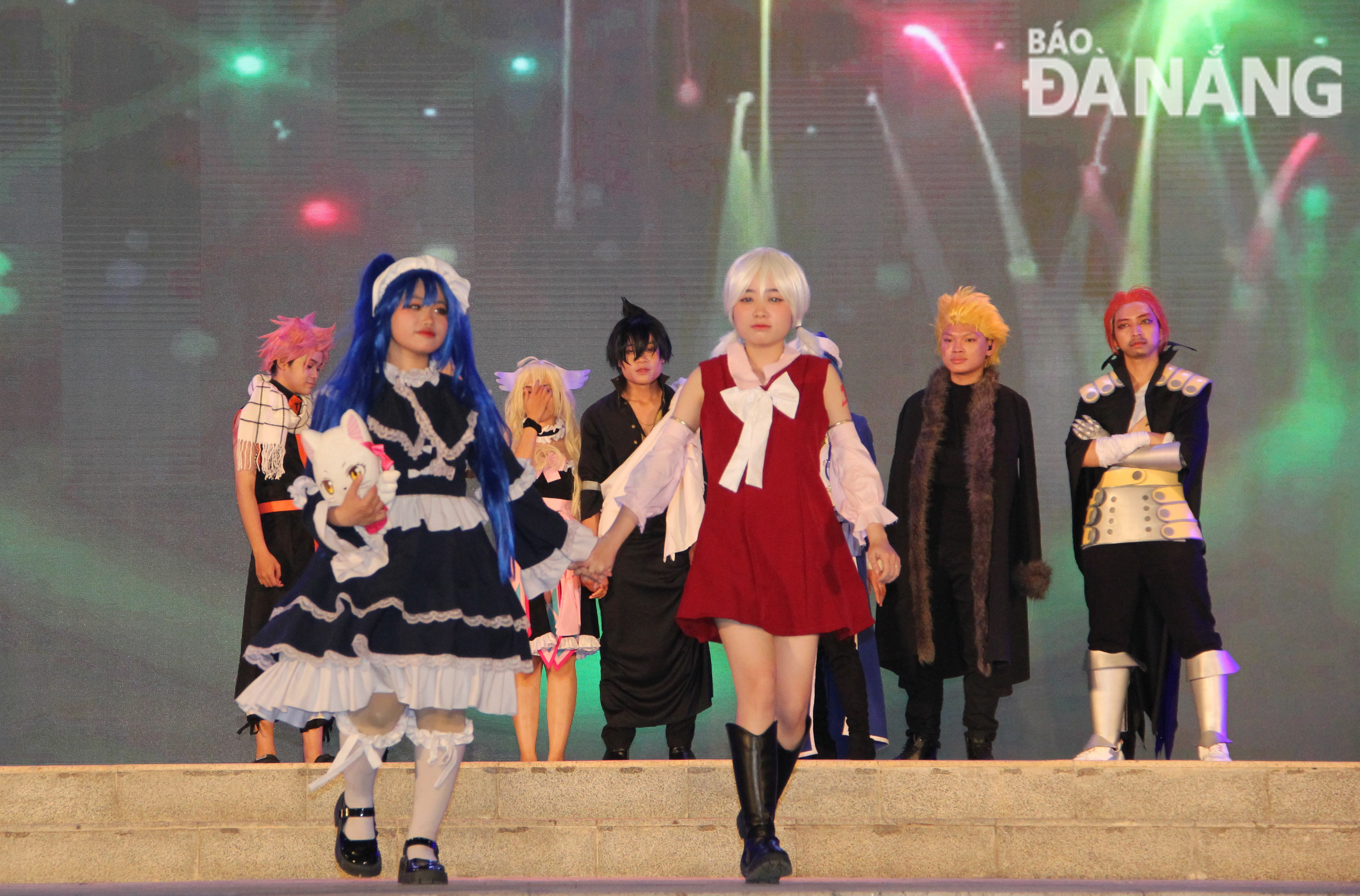 The cosplay costumes were elaborately and meticulously prepared by young people. Photo: X.HAU