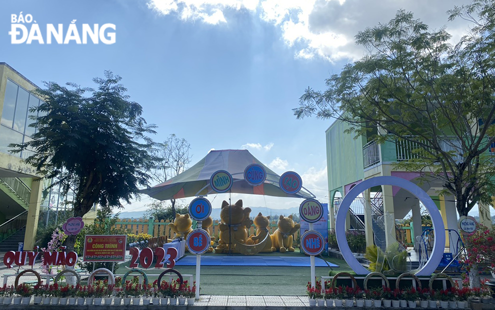 A preschool in Hoa Phong Commune is also full of spring colours with many decorative items.