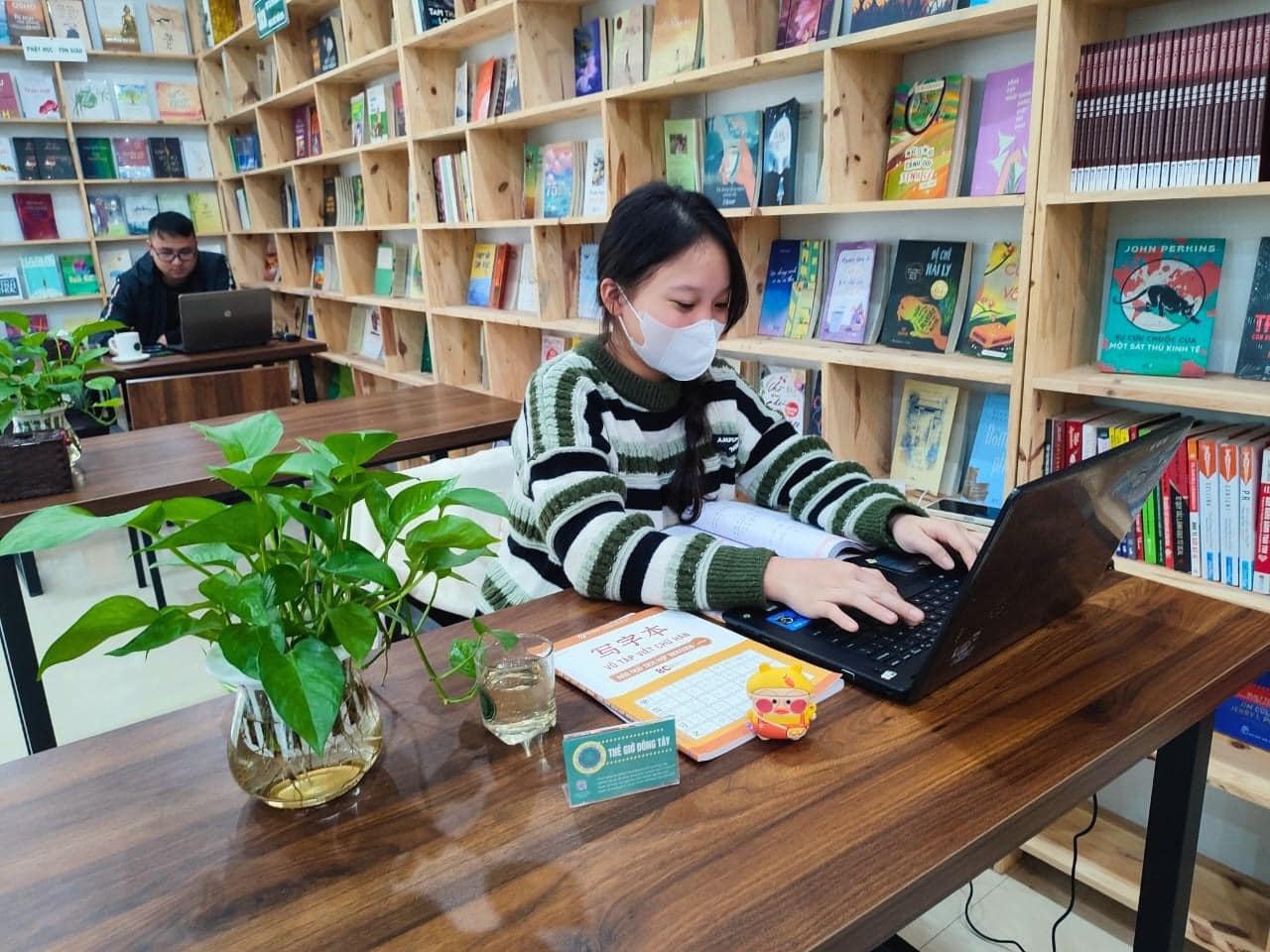 Quiet reading space at the Dong Tay book café. Photo: H.L
