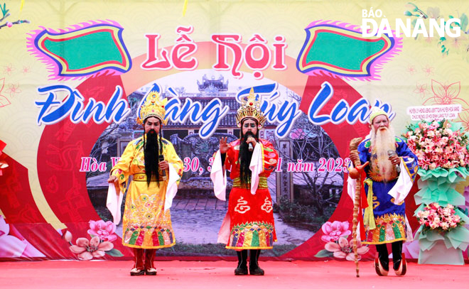 Diễn ra trong mồng 9 và mồng 10 tháng Giêng, Lễ hội Đình làng Túy Loan (xã Hòa Phong, huyện Hòa Vang) diễn ra sôi nổi với nhiều hoạt động hấp dẫn. Ảnh: XUÂN DŨNG