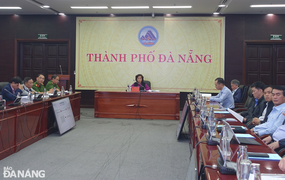 Vice Chairwoman of the Da Nang People's Committee Ngo Thi Kim Yen presided the event at the broadcast point in the city.