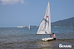 Đội tuyển thuyền buồm quốc gia tập luyện trên biển Đà Nẵng