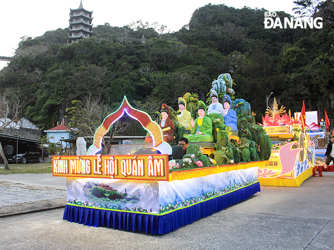 Diễu hành xe hoa tuyên truyền, quảng bá sự kiện Lễ hội Quán Thế Âm