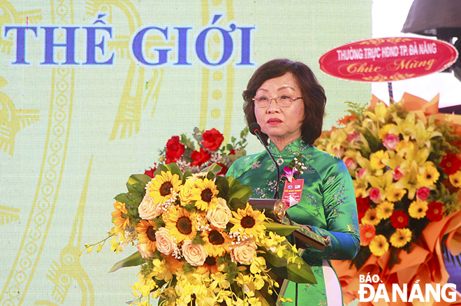 Municipal People’s Committee Vice Chairwoman Ngo Thi Kim Yen speaking at the ceremony