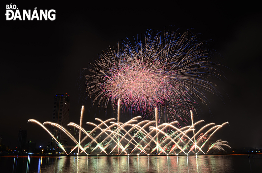 The Da Nang International Fireworks Festival 2023 will come back from June 3 to July 8, 2023 after a 3-year hiatus due to the COVID-19 impacts
