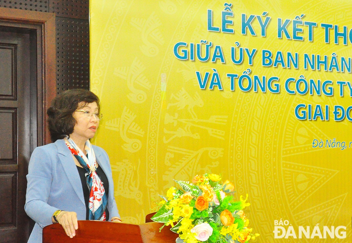 Vice Chairwoman of the municipal People's Committee Ngo Thi Kim Yen spoke at the signing ceremony. Photo: THANH LAN