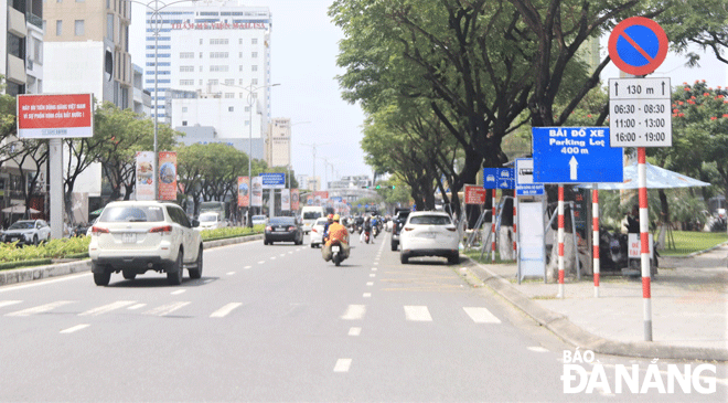 Khung giờ cao điểm cấm đỗ xe trên tuyến đường Nguyễn Văn Linh được xem xét, lựa chọn trên cơ sở thực tế tình hình giao thông trên tuyến. Ảnh: ĐẮC MẠNH