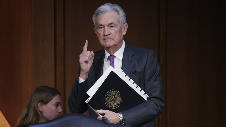 Chủ tịch FED Jerome Powell tại phiên điều trần trước Thượng viện Mỹ ngày 7-3 (giờ địa phương). Ảnh: CNBC