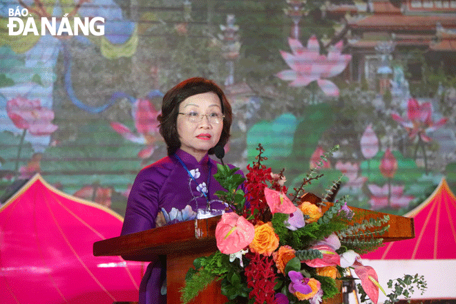 Da Nang People’s Committee Vice Chairwoman Ngo Thi Kim Yen speaking at the opening ceremony of the Quan The Am Festival 2023