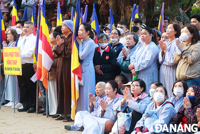 Buddhist followers attend the ceremony with a sincere heart about Bodhisattva Avalokitesvara, praying for national peace and prosperity.