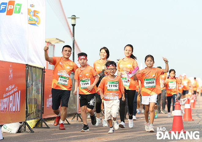 The running race aimed to spread a healthy lifestyle, and fitness and sports spirit. 