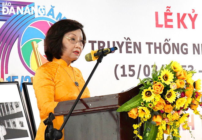 Municipal People’s Committee Vice Chairwoman Ngo Thi Kim Yen speaking at the ceremony