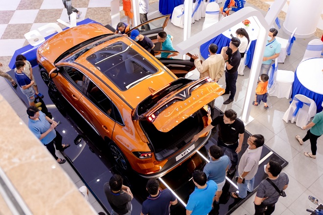 Các sự kiện trưng bày và lái thử xe điện VinFast thu hút rất nhiều người tham gia.