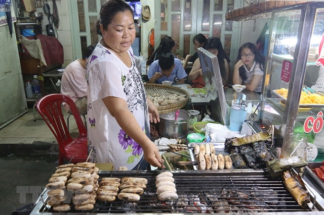 Grilled banana is a famous snack from the Mekong Delta that can be found in many parts of Việt Nam’s southern region. VNA/VNS Photo