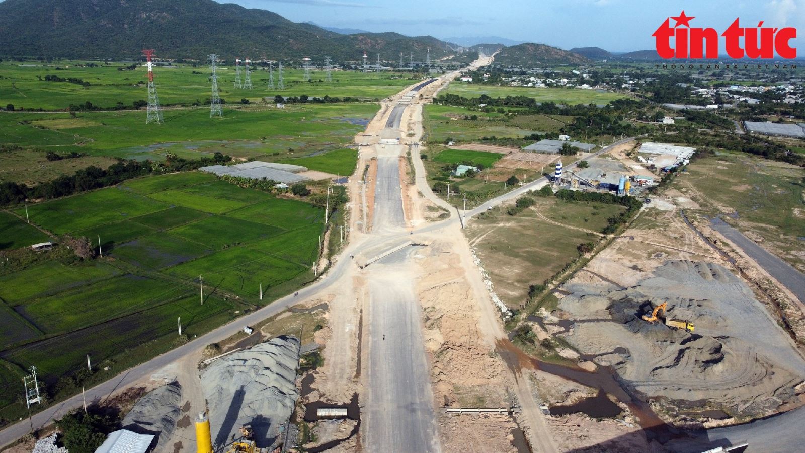 Kiến nghị gỡ khó vật liệu đất đắp cho cao tốc Vĩnh Hảo - Phan Thiết.