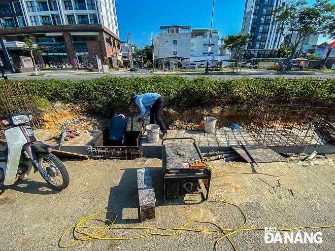 The street decoration is also being carried out quickly by the city's functional forces. According to the Da Nang Statistics Bureau, travel activities and tourism services have gradually regained their growth momentum. The number of guests staying in accommodation facilities across the city in February was more than 378.000, up 3.9% over the previous month and many times higher than the same period in 2022.