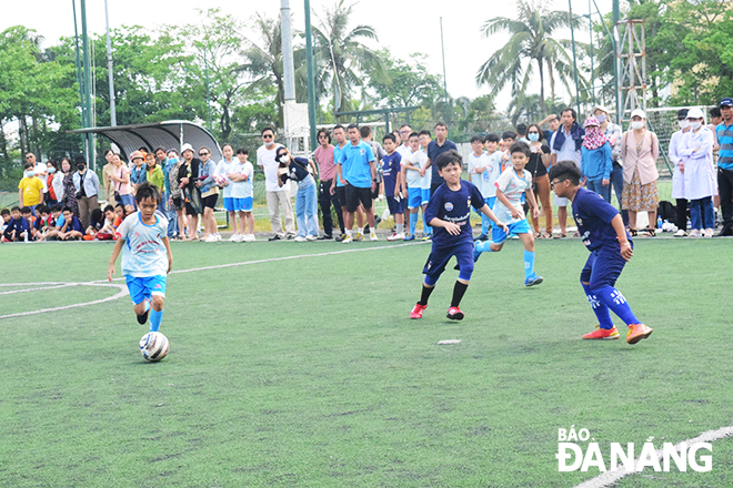 Pupils in Da Nang join the Francophone football tournament