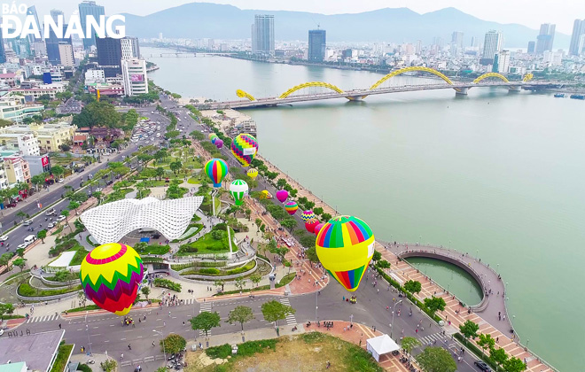 A corner of modern, attractive Da Nang viewed from the west bank of the Han River. Photo: SPRING SON