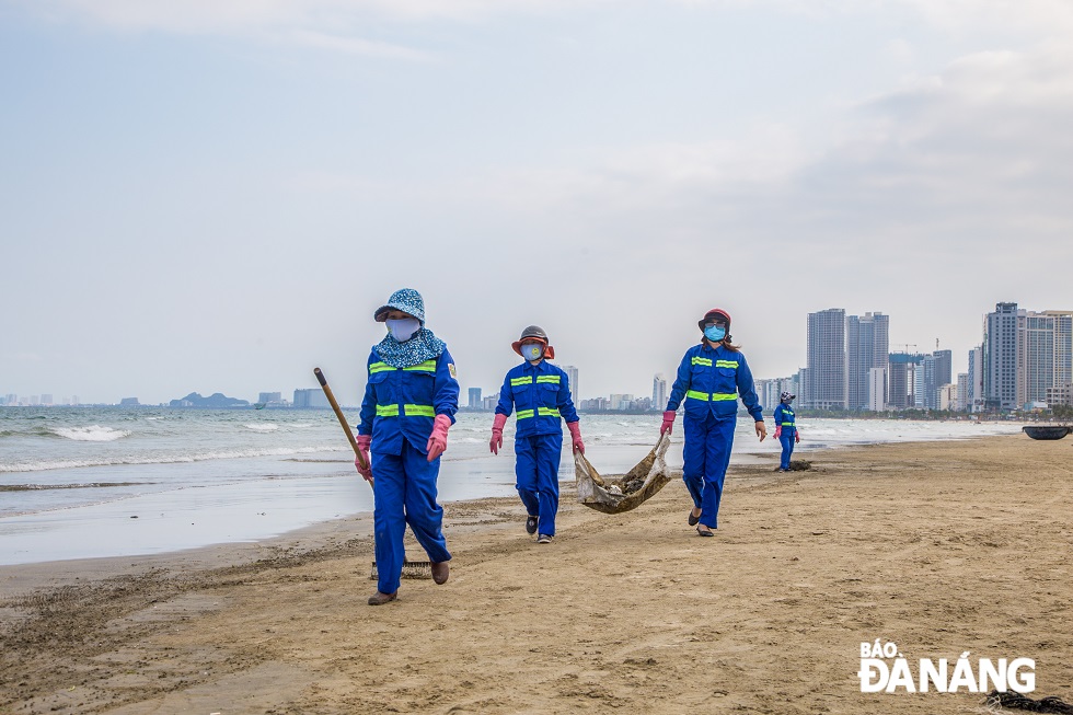 Teams of sanitation workers will be evenly arranged to clean up beaches.