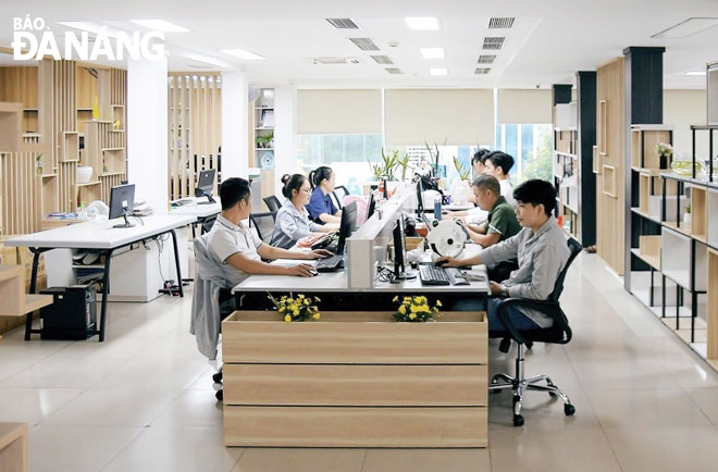 The well-deserved welfare regime, and modern working space at BQ Production - Trading Co., Ltd help employees work with peace of mind. Photo: T.V