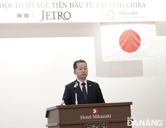 Da Nang Party Committee Secretary Nguyen Van Quang speaking at the seminar