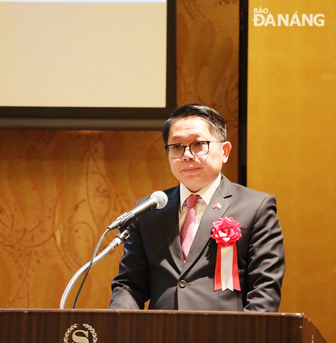 Tổng Lãnh sự quán Việt Nam tại Osaka - Nhật Bản Ngô Trịnh Hà phát biểu tại hội thảo.