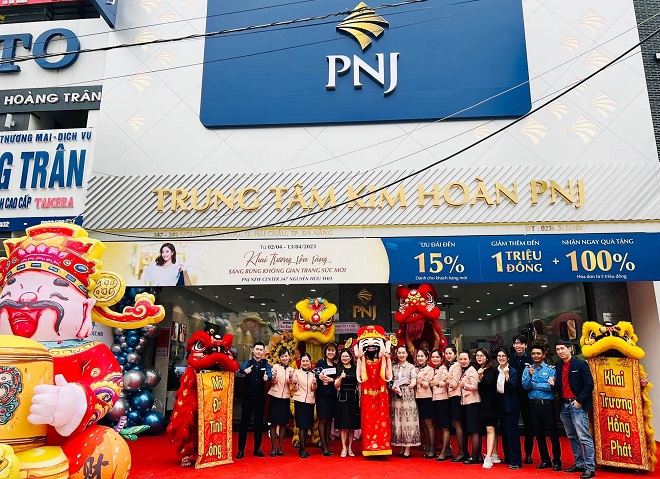 PNJ đồng loạt khai trương trung tâm kim hoàn và không gian mua sắm trang sức mới