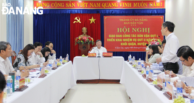 Đẩy mạnh phong trào thi đua 